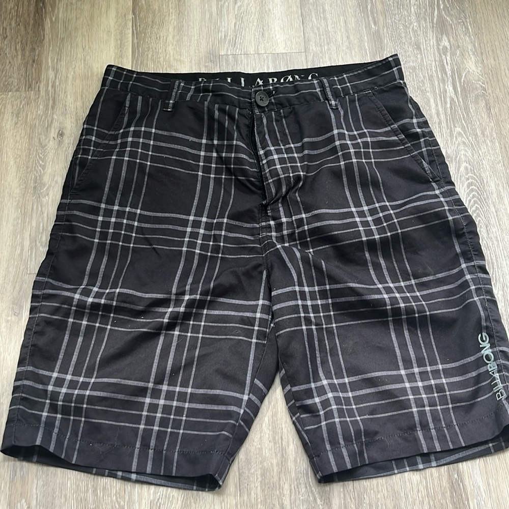 Billabong hybrid board shorts size 32